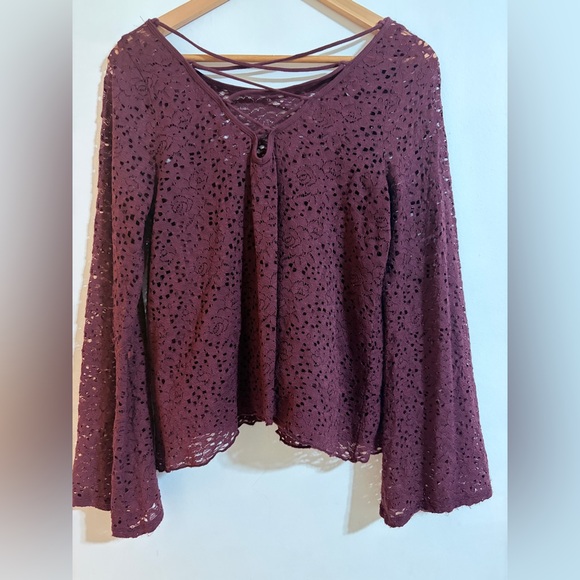 Hollister Burgundy Lace Women's Blouse - Picture 2 of 3